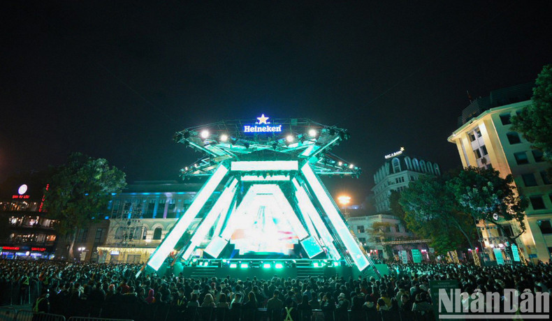 Встреча Нового года в Ханое, Вьетнам. Встреча Нового года в Ханое, Вьетнам.