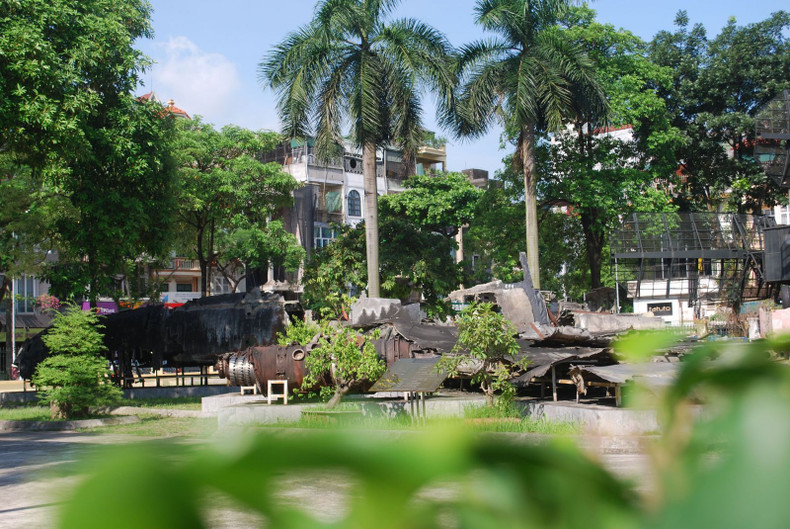 Центром внимания является экспозиция под открытым небом. Фото: baotangchienthangb52.com.vn Центром внимания является экспозиция под открытым небом. Фото: baotangchienthangb52.com.vn