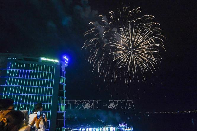 Фейерверки в г. Кантхо. Фейерверки в г. Кантхо.