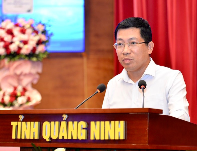 Начальник управления прессы при Министерстве информации и коммуникаций Лыу Динь Фук выступает с речью. Начальник управления прессы при Министерстве информации и коммуникаций Лыу Динь Фук выступает с речью.