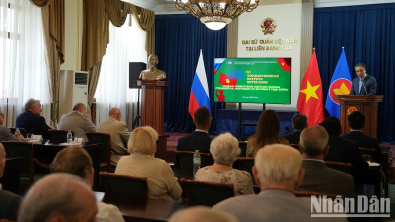 Посол Данг Минь Кхой выступает с речью на мероприятии. Фото: Суан Хынг Посол Данг Минь Кхой выступает с речью на мероприятии. Фото: Суан Хынг