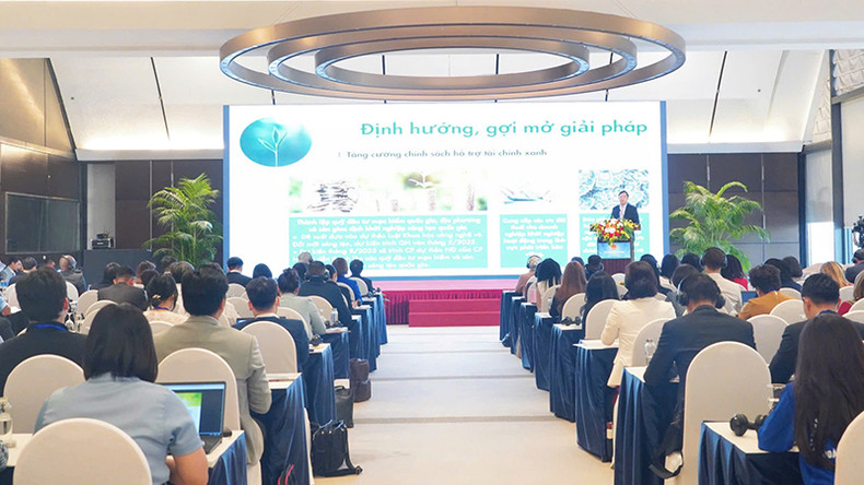 Общий вид форума. Фото: nhandan.vn Общий вид форума. Фото: nhandan.vn