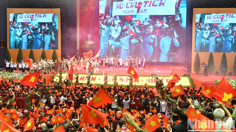 Художественный номер на церемонии, посвященной 70-й годовщине Дня освобождения столицы.