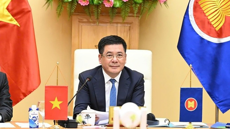 Министр промышленности и торговли Нгуен Хонг Зиен выступает на встрече. Фото: ВИA Министр промышленности и торговли Нгуен Хонг Зиен выступает на встрече. Фото: ВИA