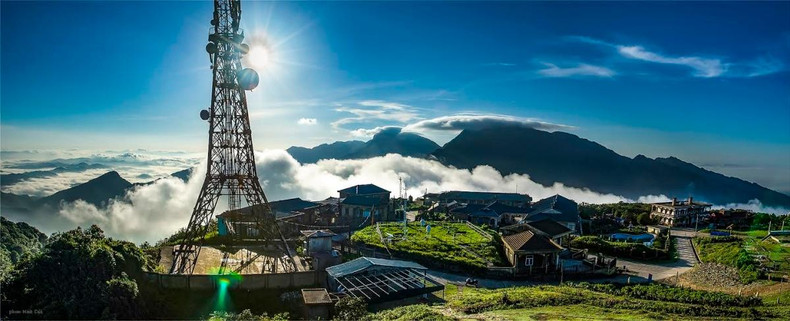 Вершина Маушон, расположенная на северо-востоке провинции Лангшон, в 30 км от города Лангшон, находится на высоте более 1000 м над уровнем моря. Вершина Маушон, расположенная на северо-востоке провинции Лангшон, в 30 км от города Лангшон, находится на высоте более 1000 м над уровнем моря.