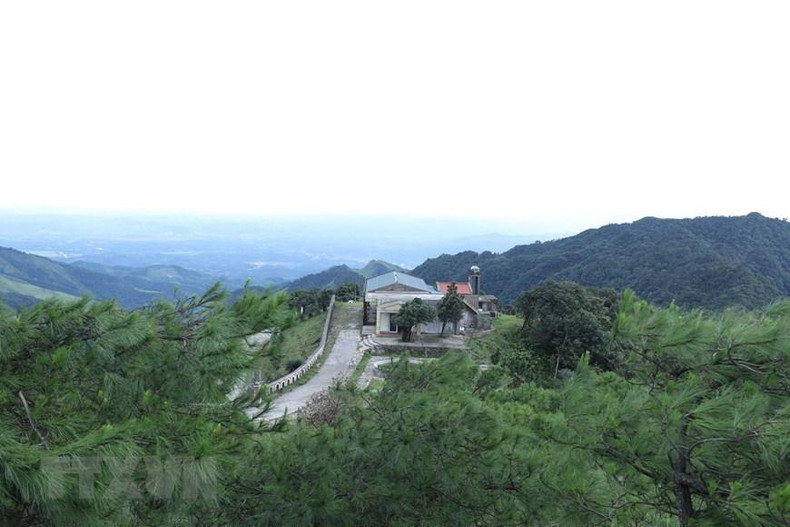 Объекты размещения на вершине Маушон. Фото: ВИА Объекты размещения на вершине Маушон. Фото: ВИА