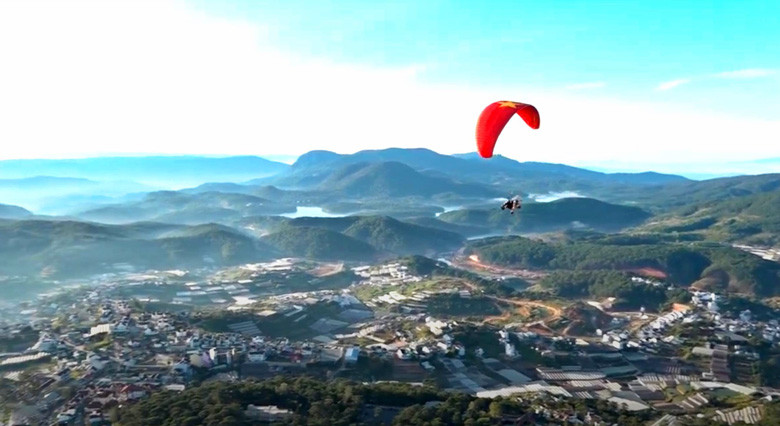 Туристы могут насладиться панорамным видом на город Далат с высоты 200 метров. Фото: baolamdong.vn