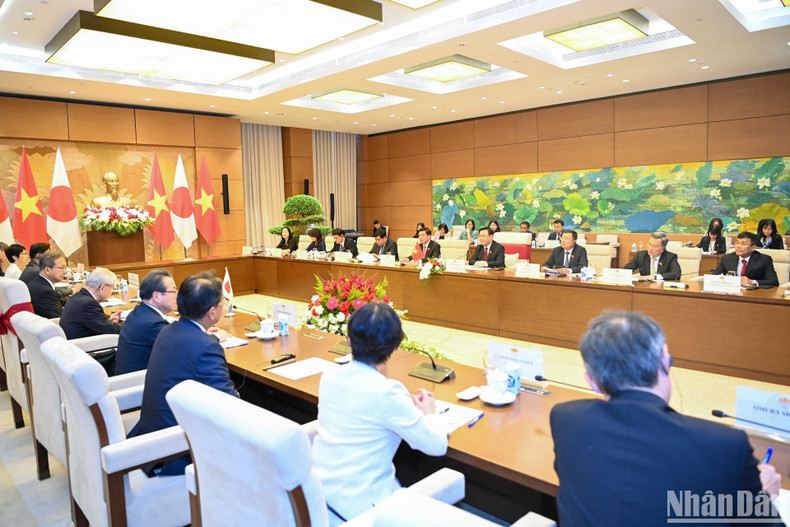 Общий вид переговоров. Общий вид переговоров.