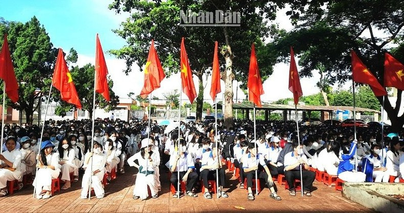 Ученики в уезде Кыкуин (провинция Даклак) в день открытия нового 2023-2024 учебного года. Ученики в уезде Кыкуин (провинция Даклак) в день открытия нового 2023-2024 учебного года.