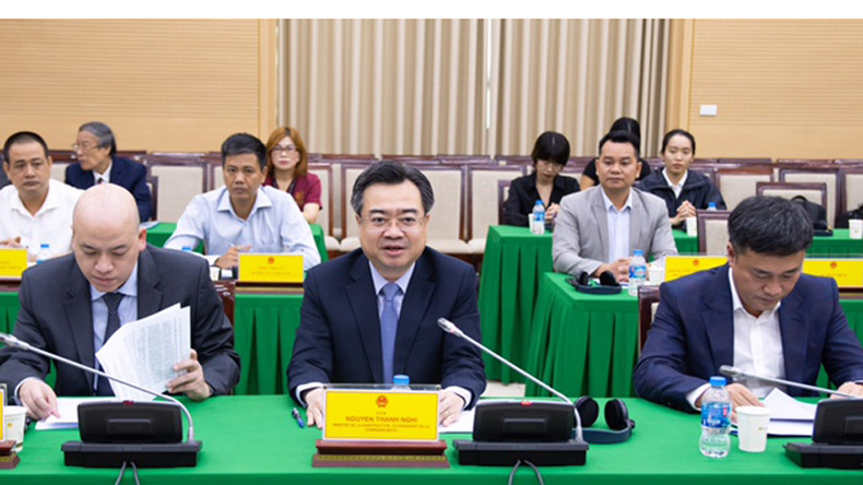 Министр строительства Нгуен Тхань Нги выступает на открытии форума. Министр строительства Нгуен Тхань Нги выступает на открытии форума.