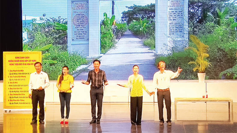 Движение по занятию искусством «донкатайты» в общине Виньми Б уезда Хоабинь. Движение по занятию искусством «донкатайты» в общине Виньми Б уезда Хоабинь.