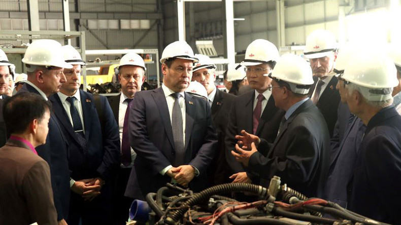 Премьер-министр Роман Головченко и высокопоставленная делегация Беларуси посещают АО «Maz Asia». Премьер-министр Роман Головченко и высокопоставленная делегация Беларуси посещают АО «Maz Asia».