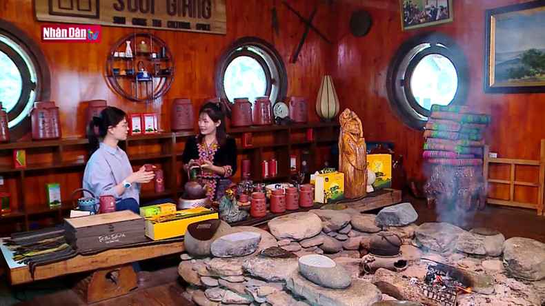 Наслаждение чаем в чайном культурном пространстве Шуойжанг. Наслаждение чаем в чайном культурном пространстве Шуойжанг.