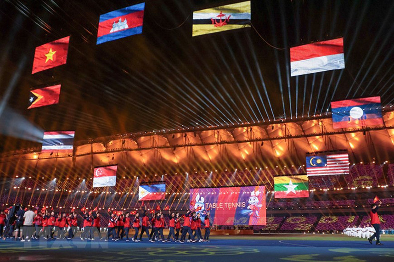 Спортивная делегация Вьетнама на церемонии закрытия SEA Games 32. Спортивная делегация Вьетнама на церемонии закрытия SEA Games 32.