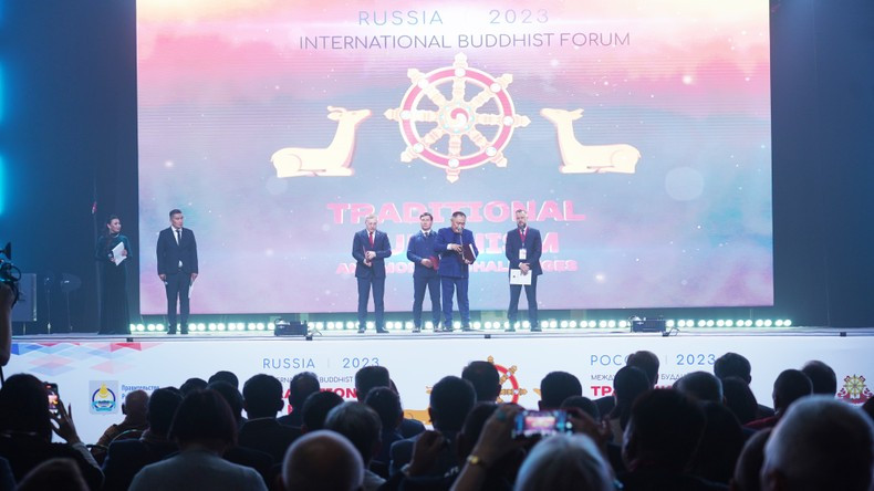 Церемония открытия Международного буддийского форума. Фото: Суан Хынг Церемония открытия Международного буддийского форума. Фото: Суан Хынг