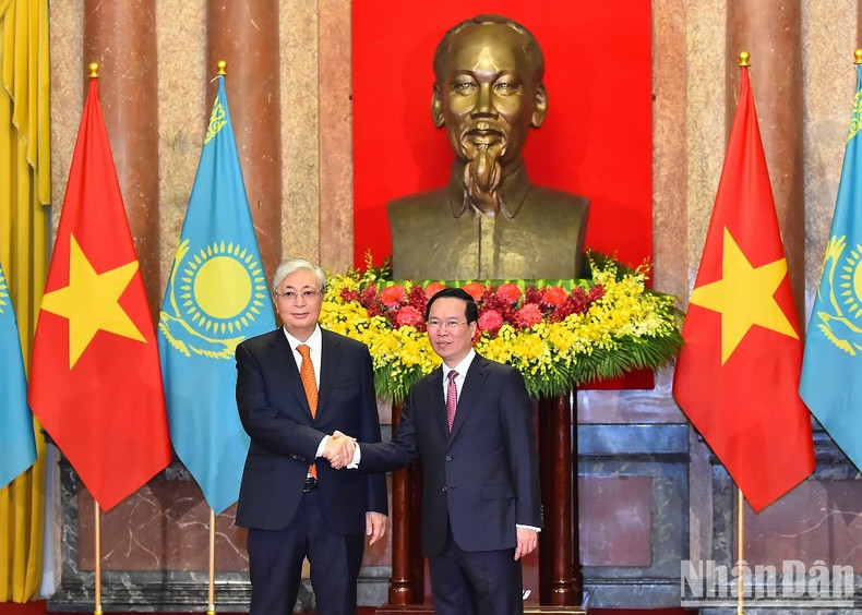 Официальный визит Президента Казахстана Касым-Жомарта Токаева во Вьетнам проходит с 20 по 22 августа 2023 года по приглашению Президента Вьетнама Во Ван Тхыонга. Фото: Тхюи Нгуен