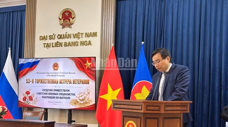 cuu-chien-binh-nga1.jpg