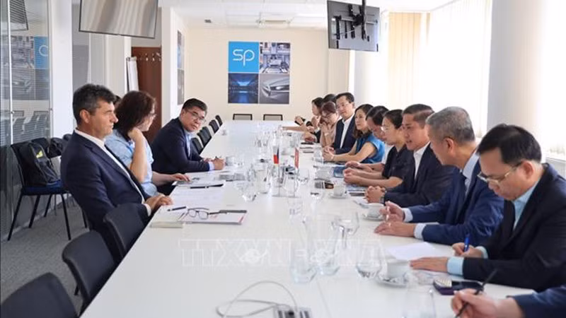 vna-potal-da-nang-thuc-day-hop-tac-dau-tu-thuong-mai-tai-cong-hoa-sec-stand-1.jpg