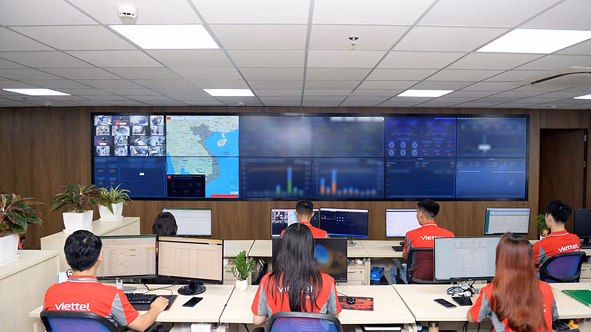 Отдел эксплуатации системы NOC корпорации Viettel Post.