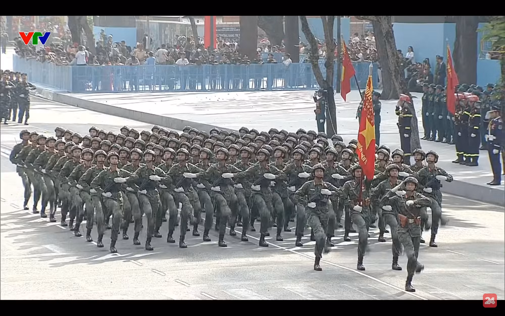 Парадная коробка бойцов радиоэлектронных сил.