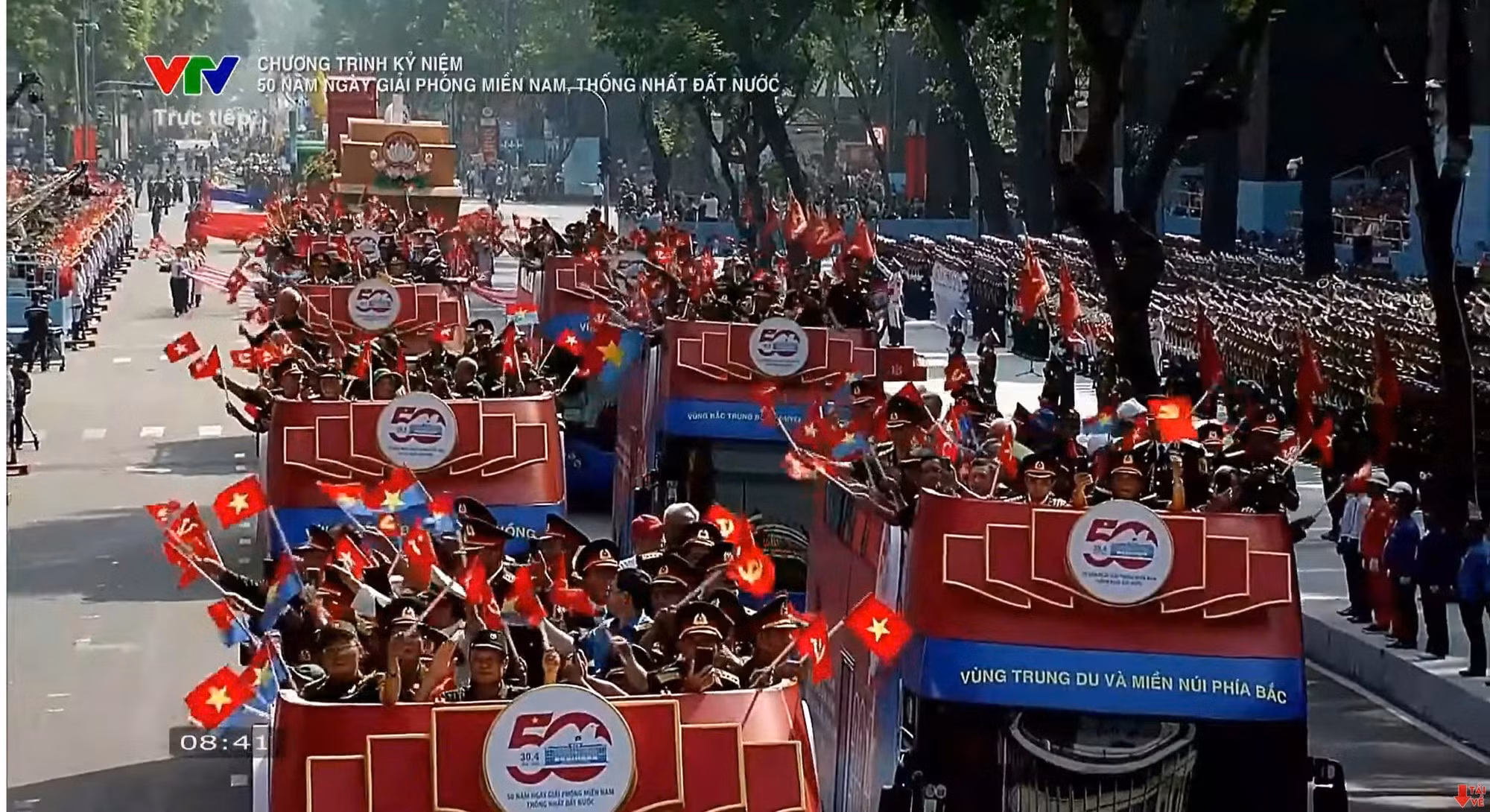 Парадная коробка бывших молодых добровольцев.