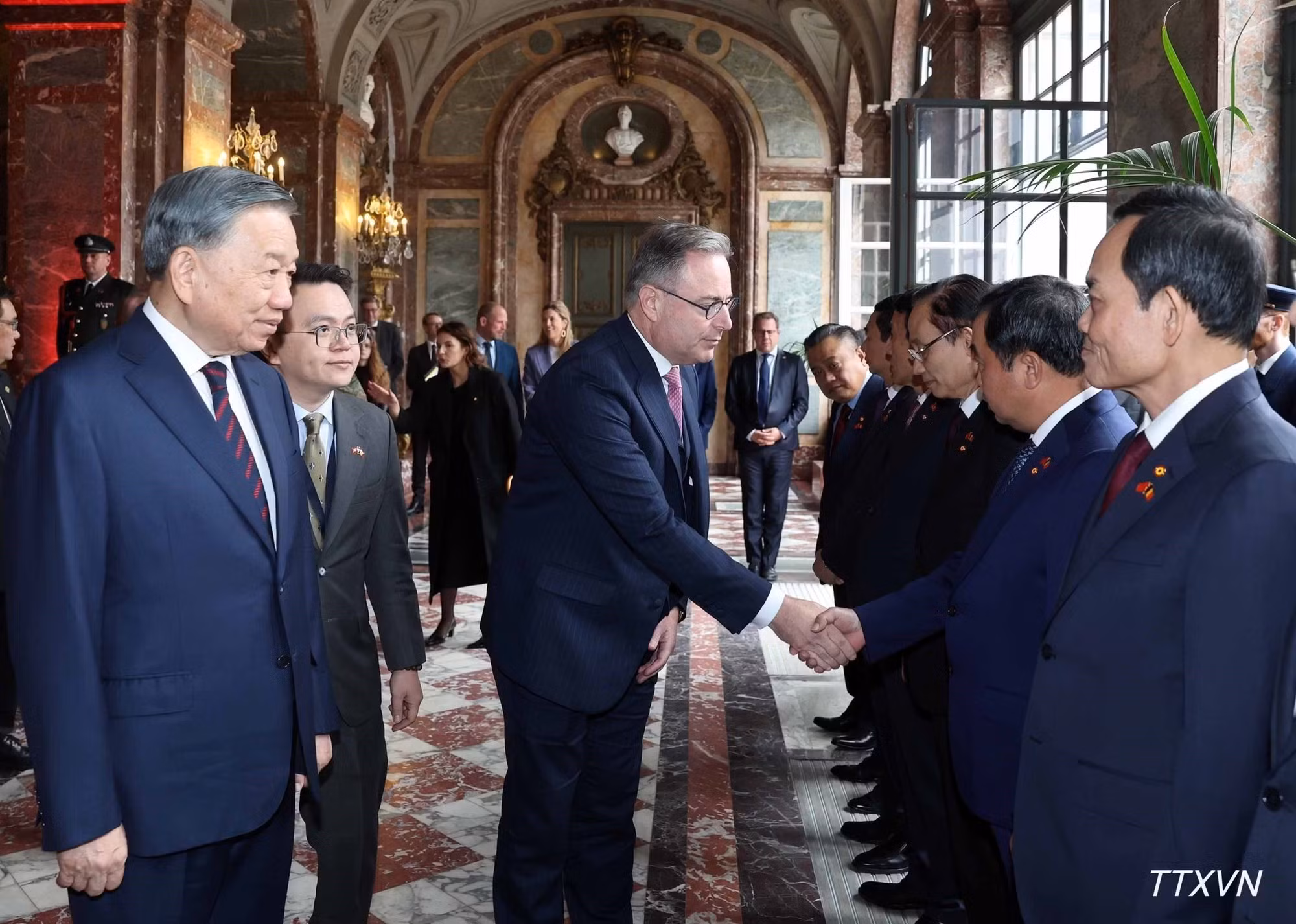 vna-potal-thu-tuong-bi-chu-tri-le-don-chinh-thuc-tong-bi-thu-chu-tich-nuoc-to-lam.jpg