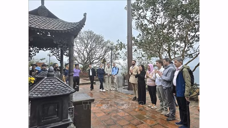 vna-potal-quang-ninh-nhip-cau-van-hoa-gan-ket-viet-nam-eu-huong-toi-tuong-lai-ben-vung-stand.jpg