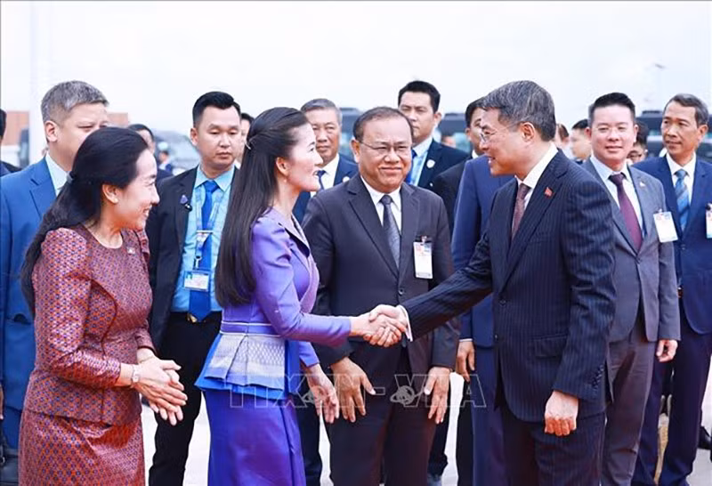 vna-potal-thu-tuong-le-minh-hung-ket-thuc-chuyen-tham-campuchia-stand-1.jpg
