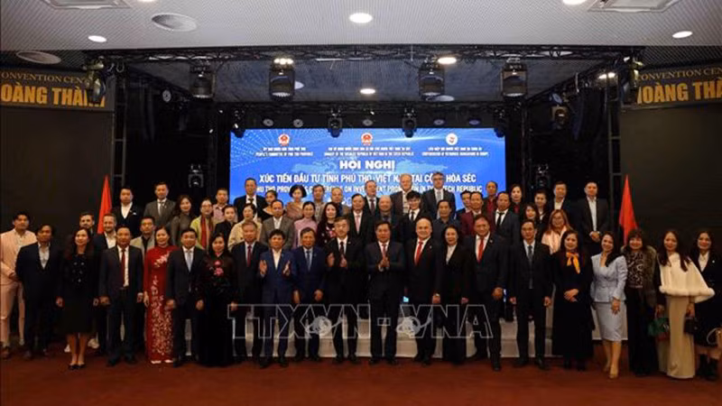 vna-potal-phu-tho-xuc-tien-dau-tu-thuong-mai-tai-cong-hoa-sec-stand.jpg