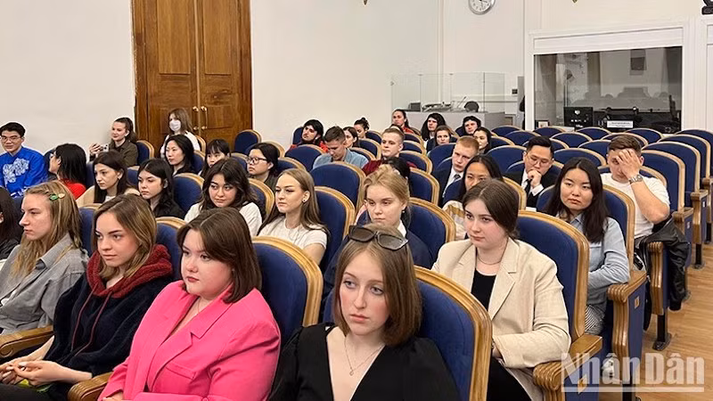 Мероприятие привлекло большое количество российских и иностранных студентов. Фото: Суан Хынг