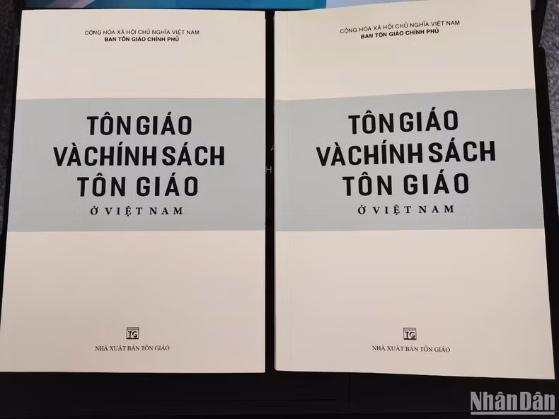 Белая книга «Религия и религиозная политика во Вьетнаме».