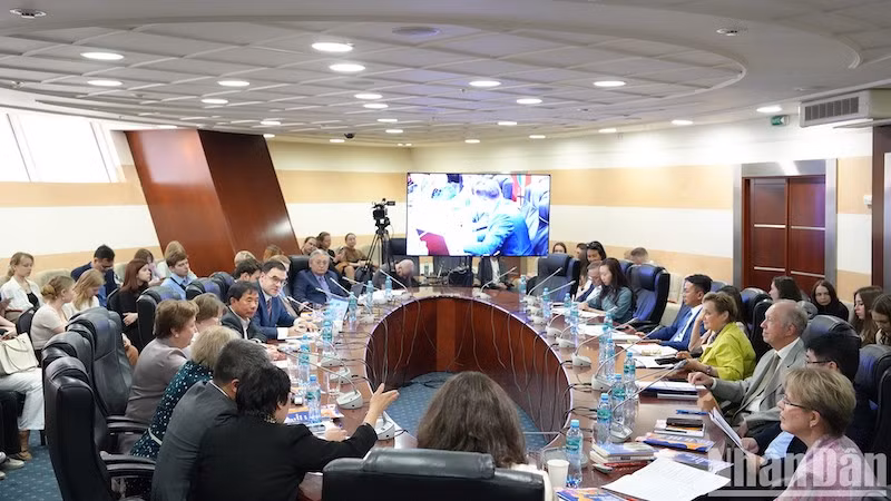Конференция «Вьетнам в многополярном мире: подходы, вызовы и перспективы». Конференция «Вьетнам в многополярном мире: подходы, вызовы и перспективы».