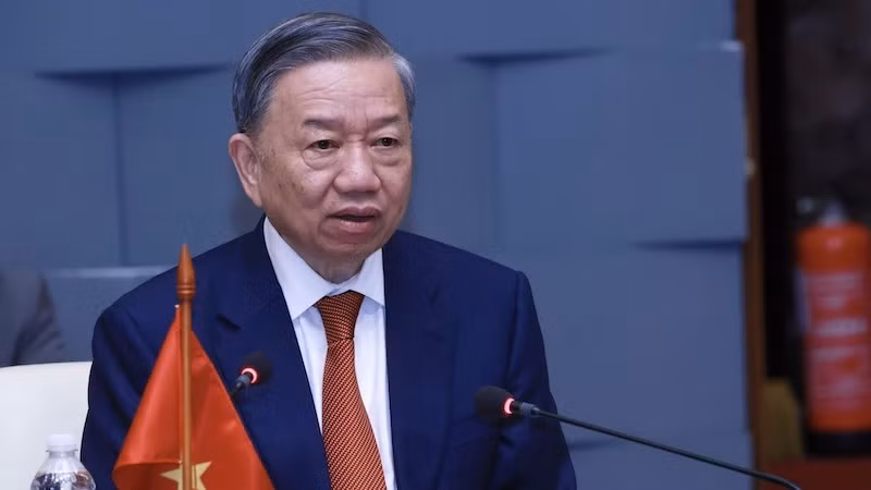 Генеральный секретарь ЦК КПВ, Президент То Лам выступает на переговорах. Фото: ВИА