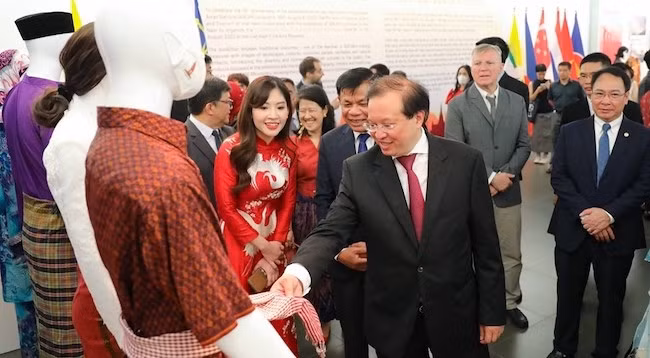 Выставка направлена на ознакомление публики с разнообразной и богатой культурой АСЕАН. Фото: VNA