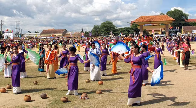 Фестиваль Катэ представителей народности Тям. Фото: vietnamtourism.gov.vn