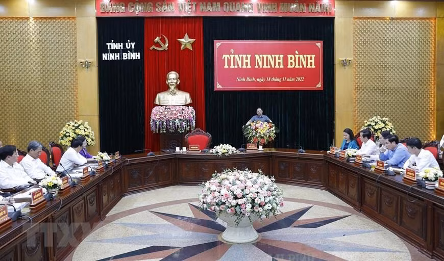 Премьер-министр Фам Минь Тьинь выступает на рабочей встрече. Фото: ВИА Премьер-министр Фам Минь Тьинь выступает на рабочей встрече. Фото: ВИА
