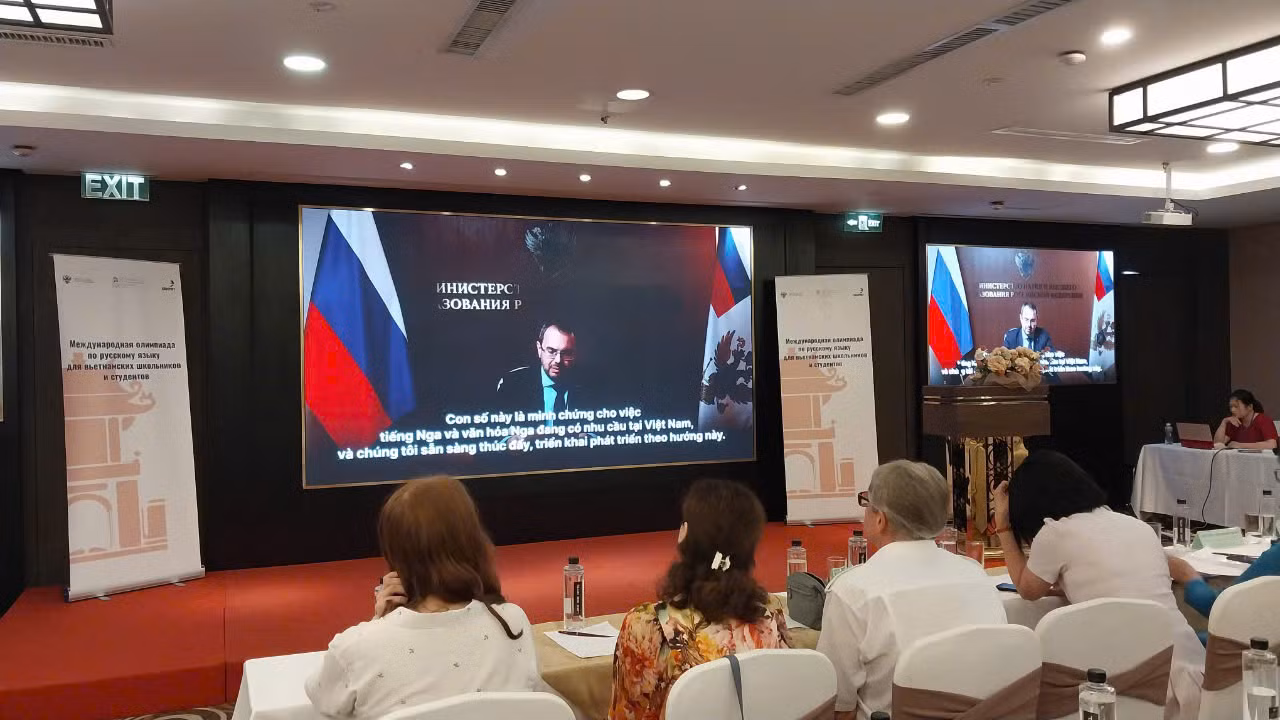 Поздравительное видео от Заместителя министра науки и высшего образования РФ Константина Могилевского. Фото: Т. Лам