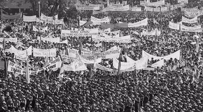 Фотографии, посвященные Дню освобождения южного Вьетнама и воссоединения страны ảnh 1